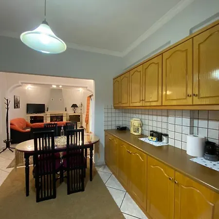 Sitara's House Karpeníszi